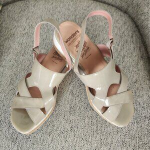 WONDERS sandals made in Spain size 38 tan